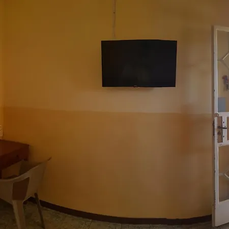Allamanda Apartments - 100M Bain Boeuf Beach Room photo